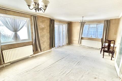 33a Alicia Avenue, Harrow, HA3 8HU