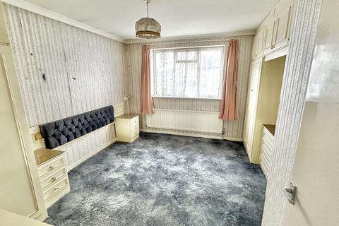 33a Alicia Avenue, Harrow, HA3 8HU