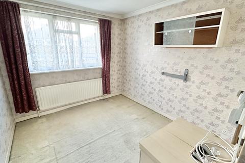 33a Alicia Avenue, Harrow, HA3 8HU
