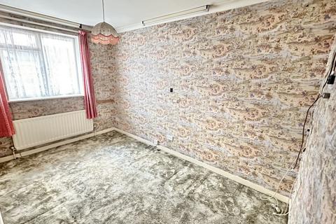 33a Alicia Avenue, Harrow, HA3 8HU