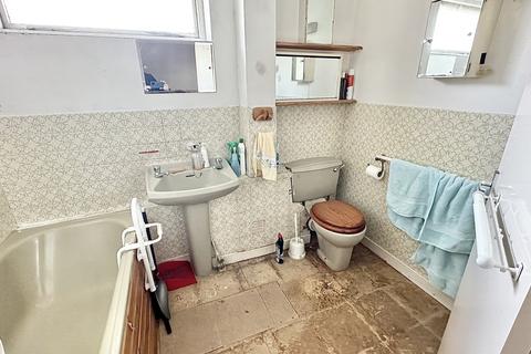 33a Alicia Avenue, Harrow, HA3 8HU