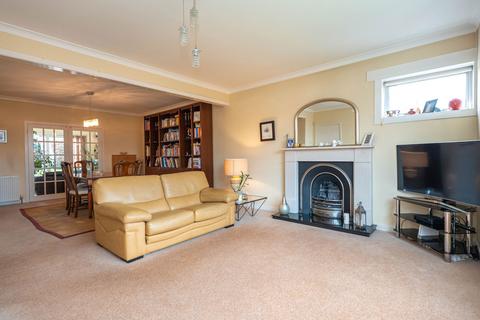 1 Cammo Place, Edinburgh, EH4 8EN