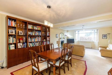 1 Cammo Place, Edinburgh, EH4 8EN