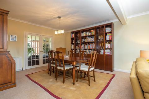 1 Cammo Place, Edinburgh, EH4 8EN