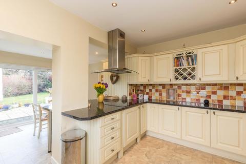 1 Cammo Place, Edinburgh, EH4 8EN