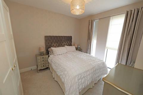 2 bedroom flat for sale, Horizon Place, Borehamwood