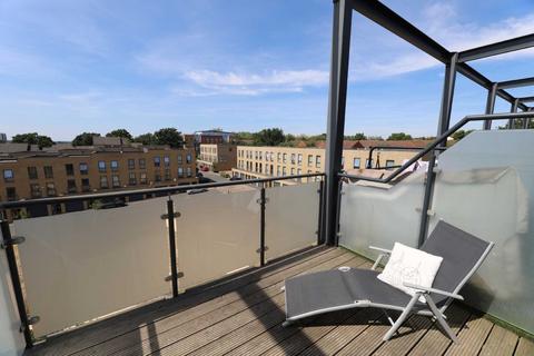 2 bedroom flat for sale, Horizon Place, Borehamwood