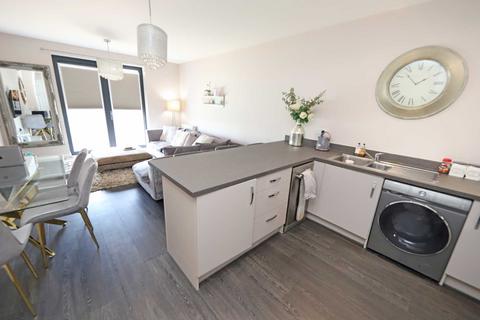 2 bedroom flat for sale, Horizon Place, Borehamwood