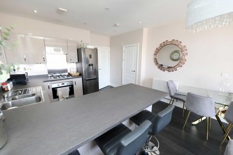 2 bedroom flat for sale, Horizon Place, Borehamwood