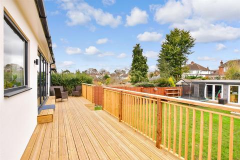 30 Livingstone Road, Caterham, CR3 5TG
