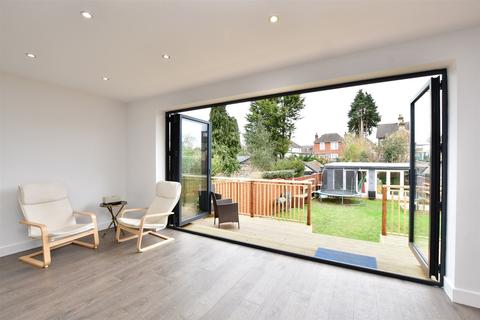 30 Livingstone Road, Caterham, CR3 5TG