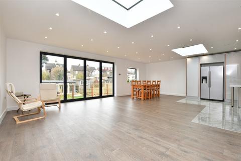 30 Livingstone Road, Caterham, CR3 5TG