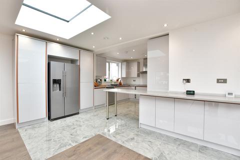 30 Livingstone Road, Caterham, CR3 5TG