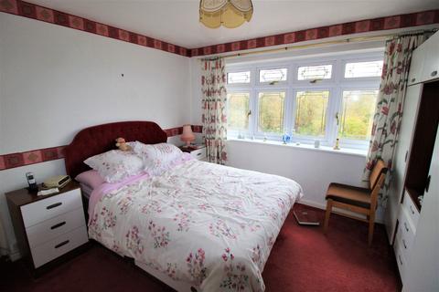 3 bedroom semi-detached house for sale - Kerry Drive, Upminster RM14