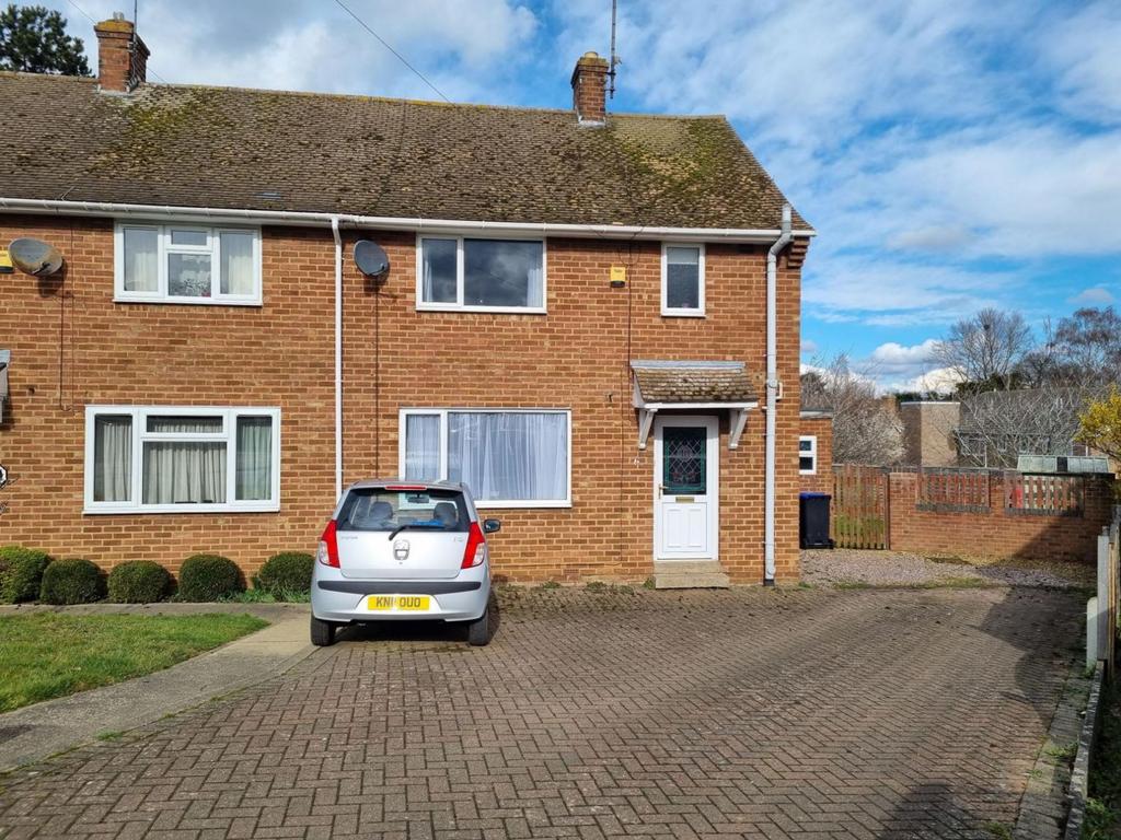 Manor Road, Moulton, Northampton NN3 7QU 3 bed semidetached house for