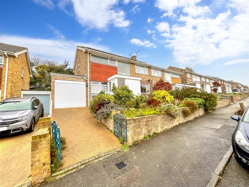 Downs Road, Folkestone, Kent 3 bed semidetached house £350,000