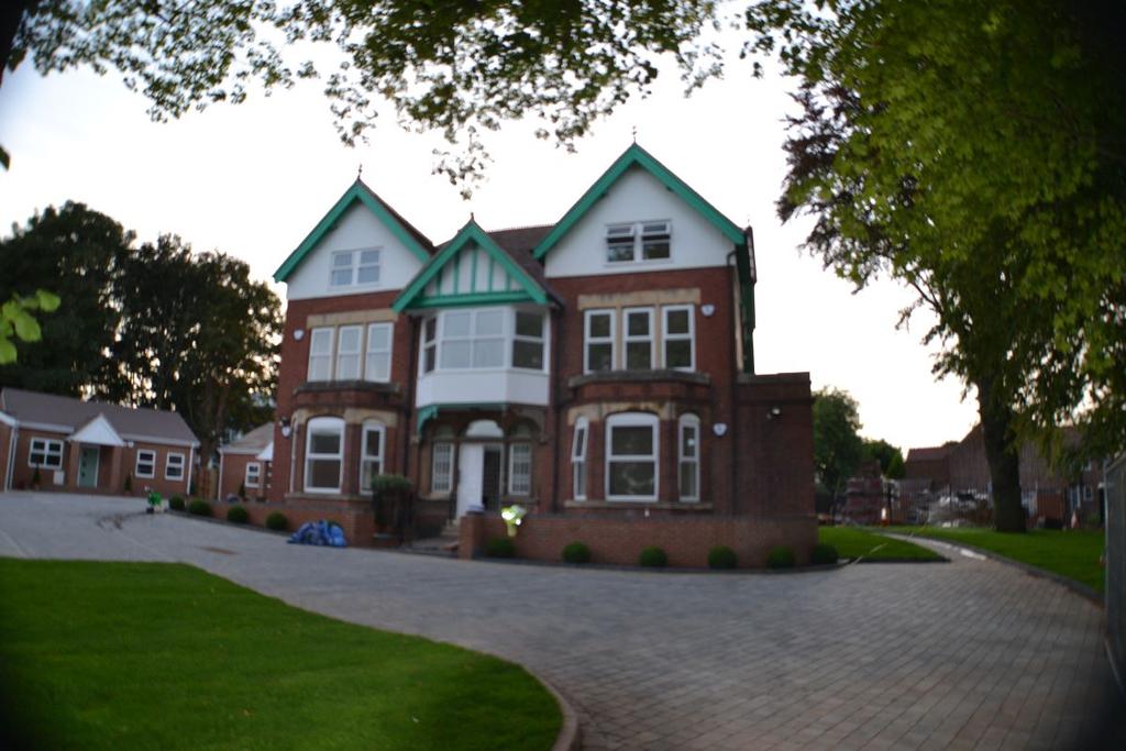 Earls Road, Nuneaton 2 bed apartment £675 pcm (£156 pw)