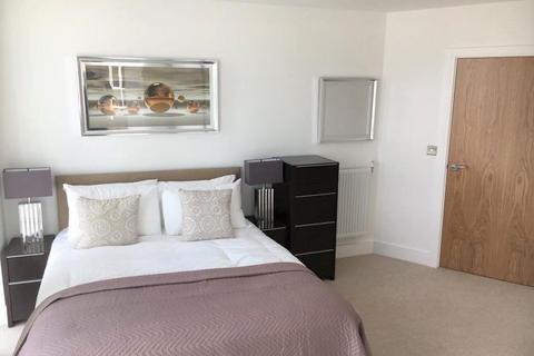 3 bedroom flat for sale, City West Tower, London, E15