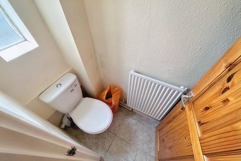 3 bedroom flat for sale - Townson Avenue, Northolt UB5