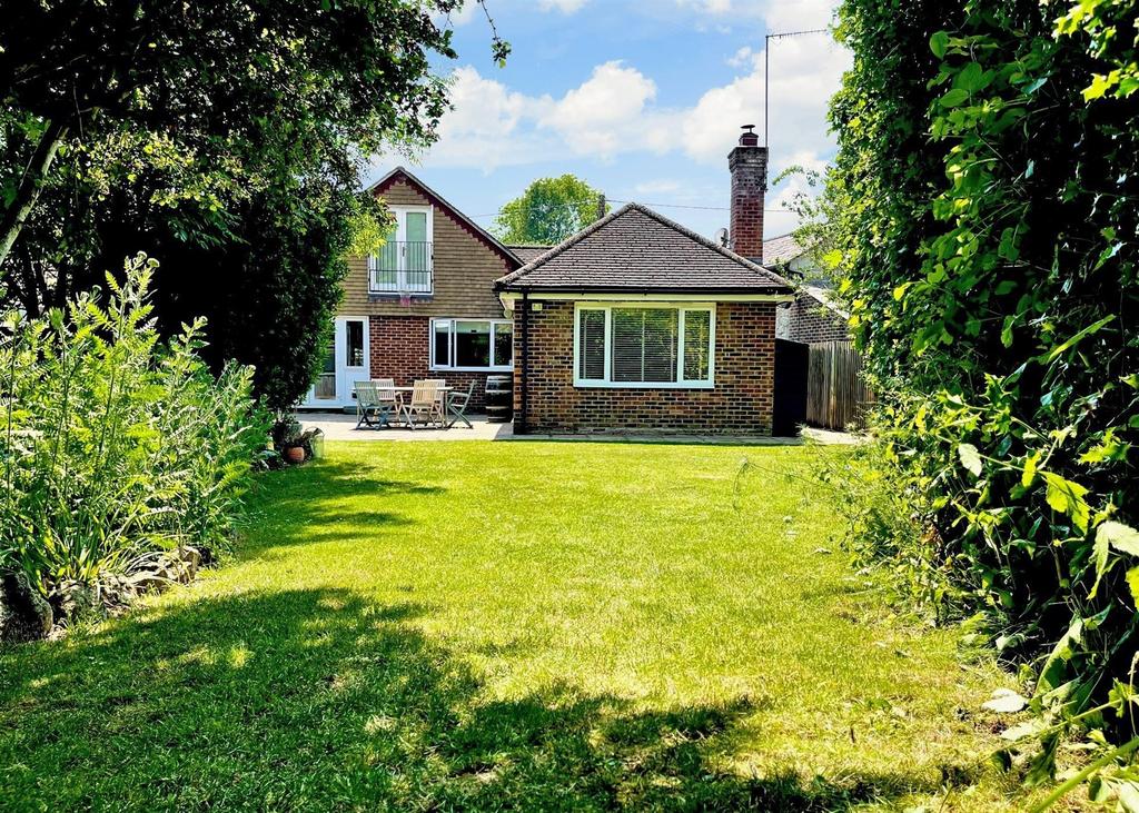 The Quarries, Boughton Monchelsea, Maidstone, Kent 4 bed detached house