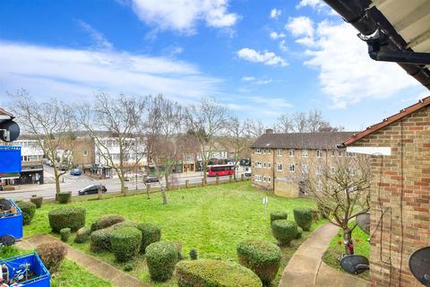 2 bedroom flat for sale - Churchill Terrace, Chingford