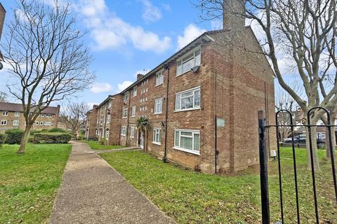 2 bedroom flat for sale - Churchill Terrace, Chingford