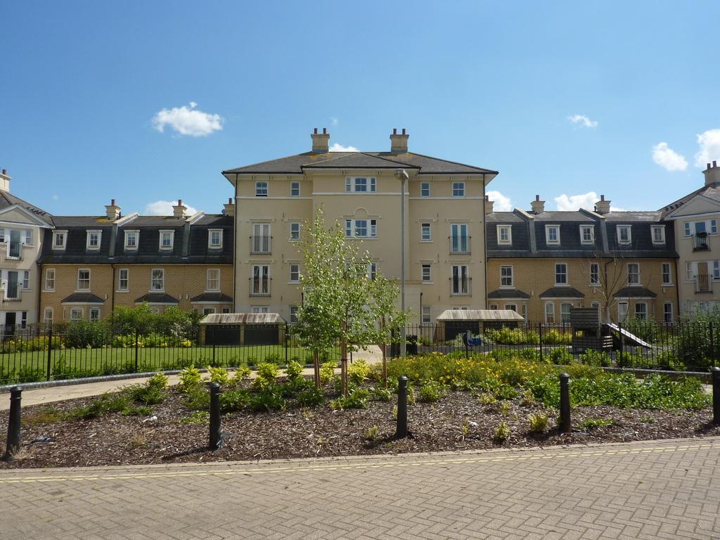 St Matthews Gardens, Cambridge... 1 bed apartment £1,200 pcm (£277 pw)