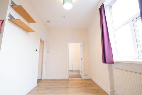1 bedroom flat to rent, Cromwell Road, Earls Court, London, SW5