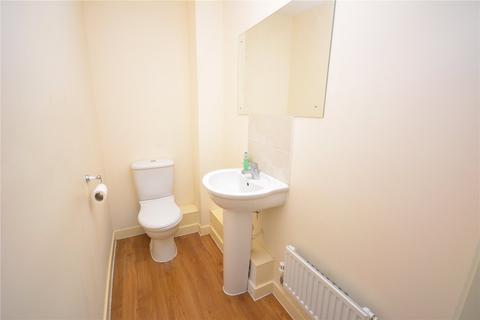 2 bedroom semi-detached house to rent, Cowlin Mead, CM1