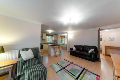 Flat 5, 2 Aidans Brae, Clarkston, Glasgow, G76 7EP
