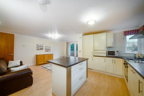 Flat 5, 2 Aidans Brae, Clarkston, Glasgow, G76 7EP