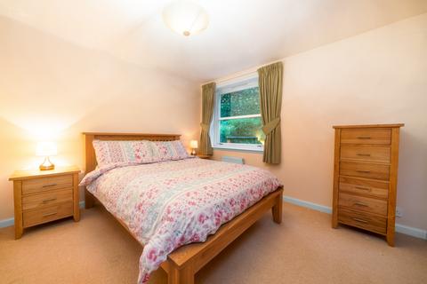 Flat 5, 2 Aidans Brae, Clarkston, Glasgow, G76 7EP