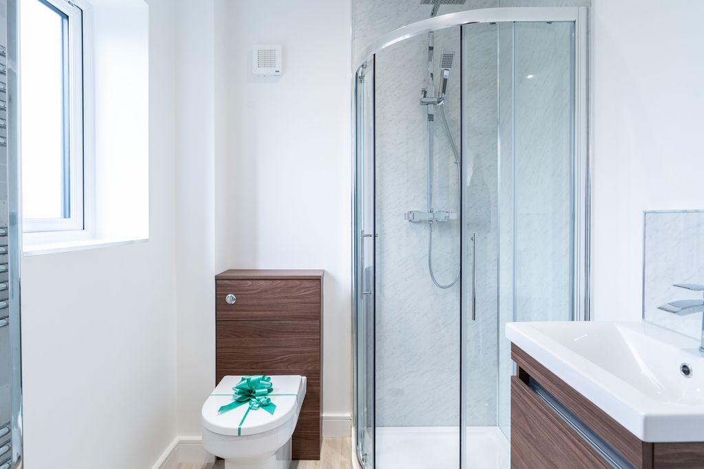 Ensuite to Bed 1
