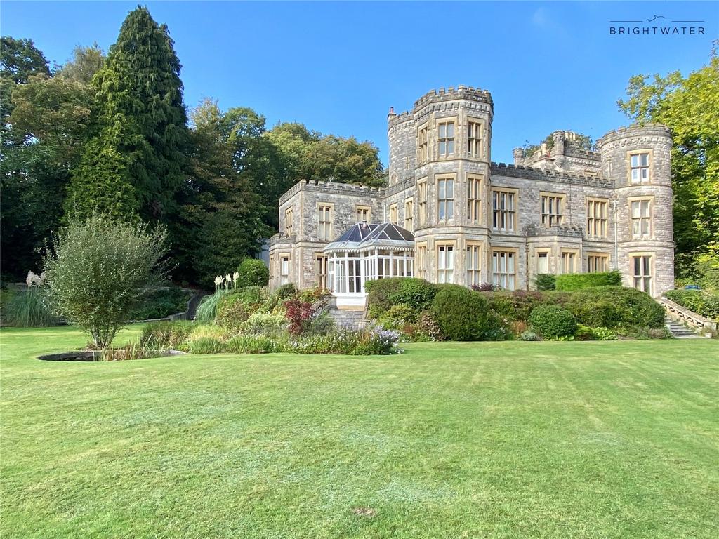 Avon Castle Drive, Ringwood, Hampshire, BH24 2 bed apartment £1,450