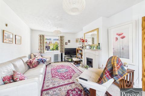 10 Bawtree Way, Colchester, CO3 4EP
