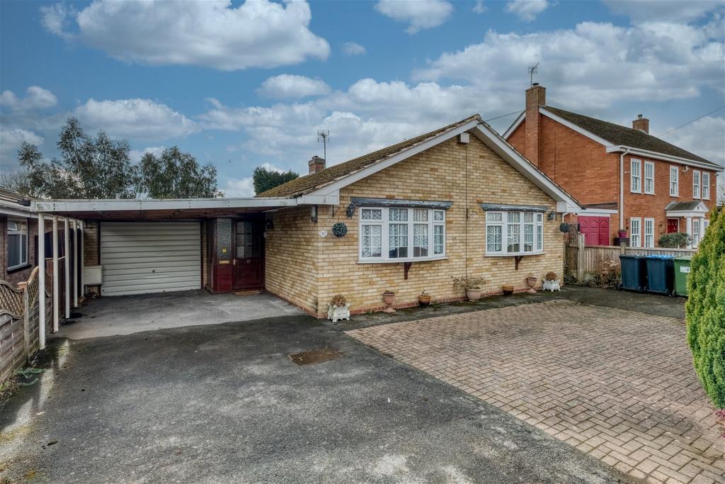 Orchard Way, Studley, B80 7NZ 3 bed bungalow £375,000