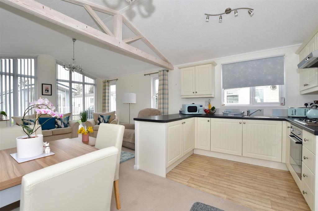 Kitchen/ Lounge