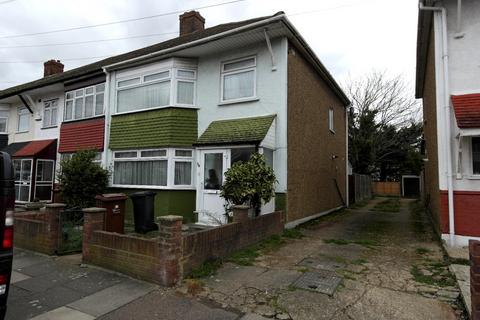 3 bedroom terraced house for sale, Morley Road, Romford, Essex