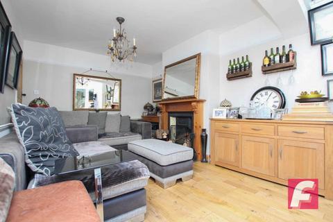 5 bedroom semi-detached house for sale, Tudor Avenue, North Watford