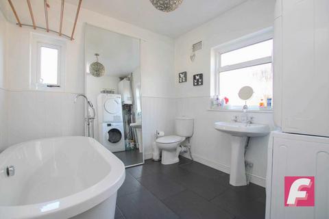 5 bedroom semi-detached house for sale, Tudor Avenue, North Watford