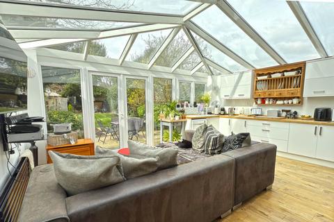 5 bedroom semi-detached house for sale, Tudor Avenue, North Watford