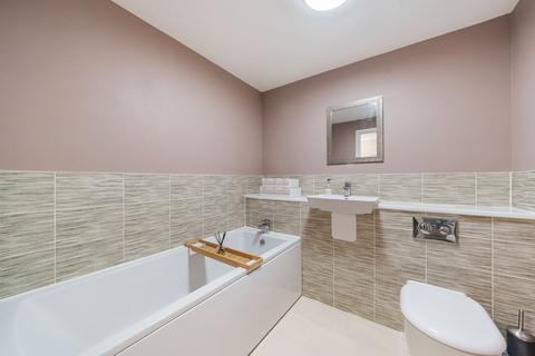 5 Bremner Way, Wokingham, RG40 1LA