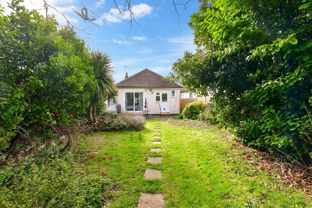 Bromstone Road, Broadstairs, Kent 2 bed detached bungalow for sale £375,000