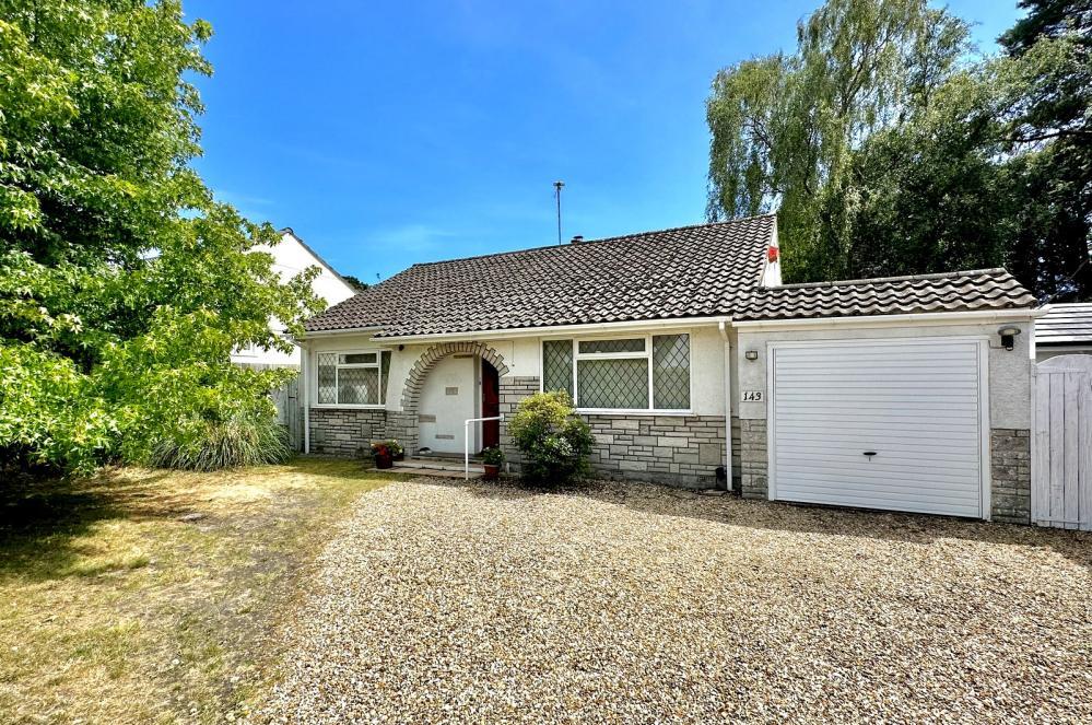 Sandy Lane, St Ives, Ringwood, BH24 2LH 4 bed bungalow for sale £425,000