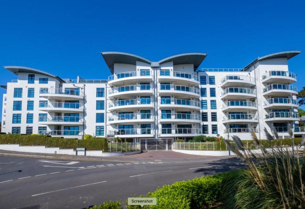 The Reef, Spa Road, Bournemouth 2 bed ground floor flat £