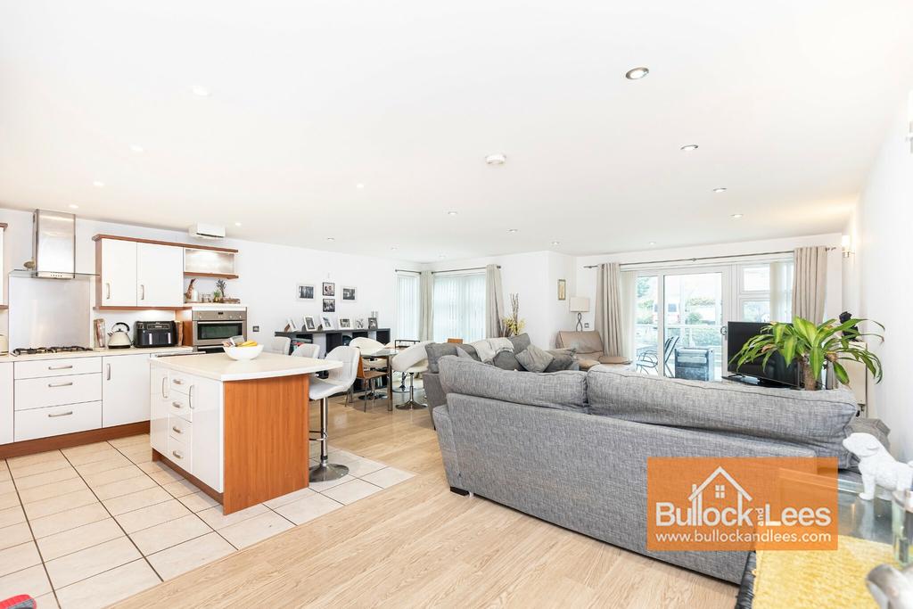 The Reef, Spa Road, Bournemouth 2 bed ground floor flat £