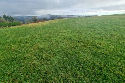 2 bedroom property with land to rent - Cwmbach SA34
