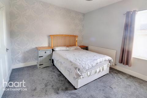 49 Abbey Road, Northampton, NN4 8EY