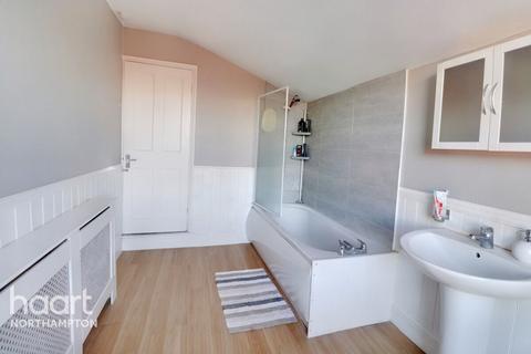 49 Abbey Road, Northampton, NN4 8EY