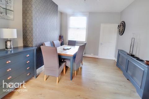 49 Abbey Road, Northampton, NN4 8EY